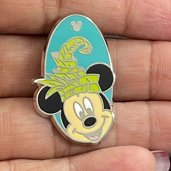 Disney Mickey Mouse Trading Pin Surfboard Jewelry Badge Lapel Pin Accessories - Picture 5 of 10